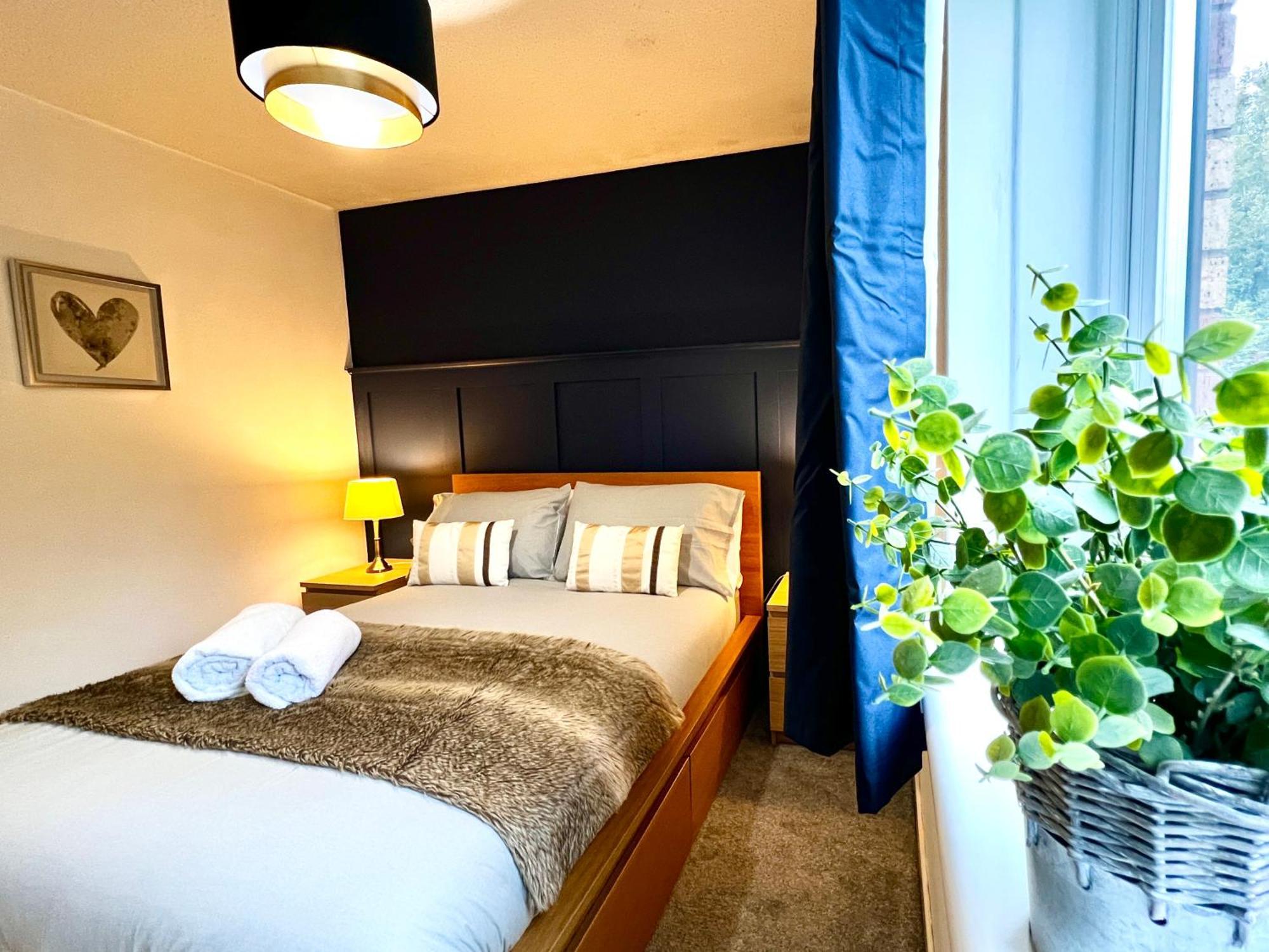 Apartamento Ground Floor Flat With Free Parking & Wifi Glasgow Exterior foto