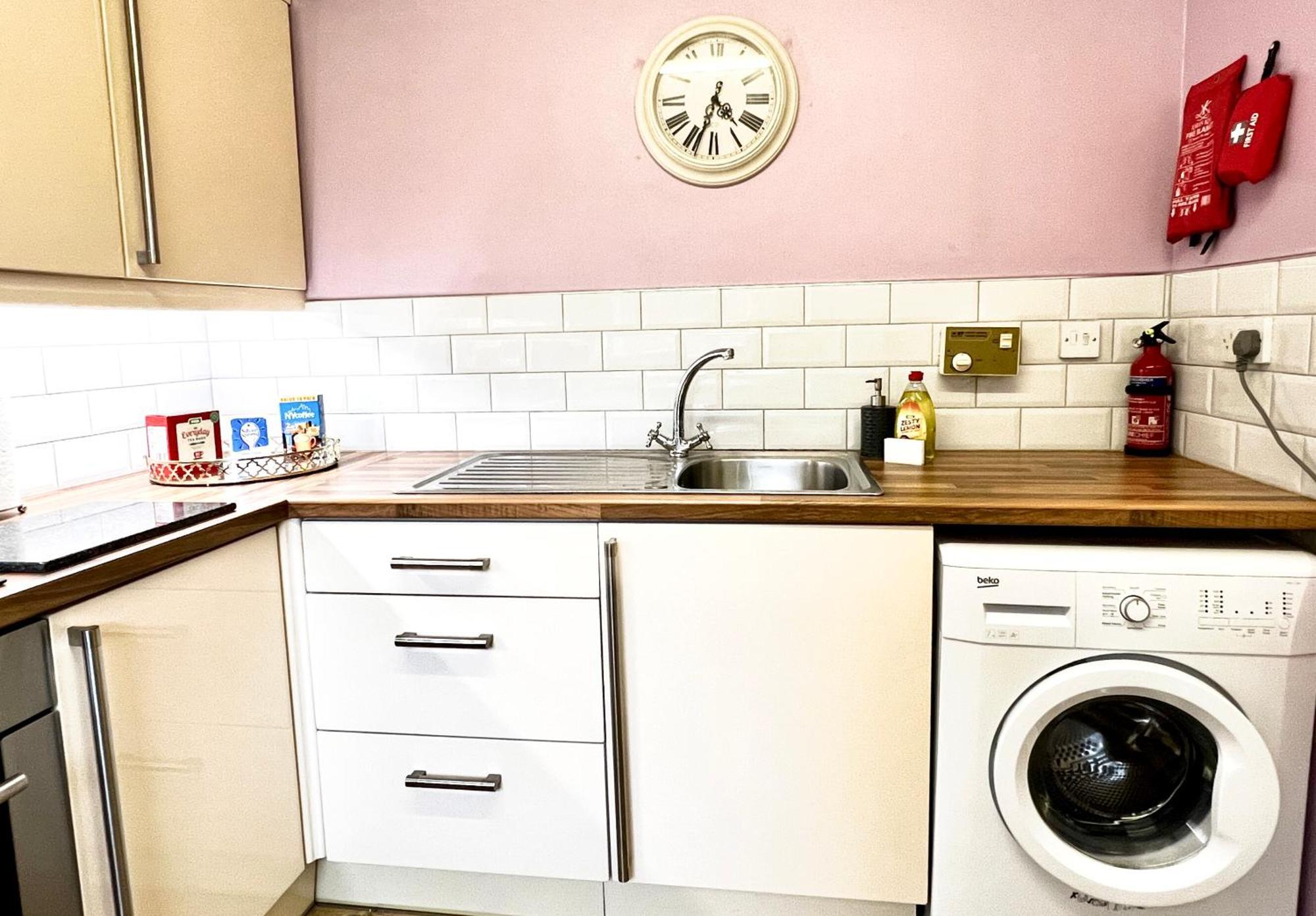 Apartamento Ground Floor Flat With Free Parking & Wifi Glasgow Exterior foto